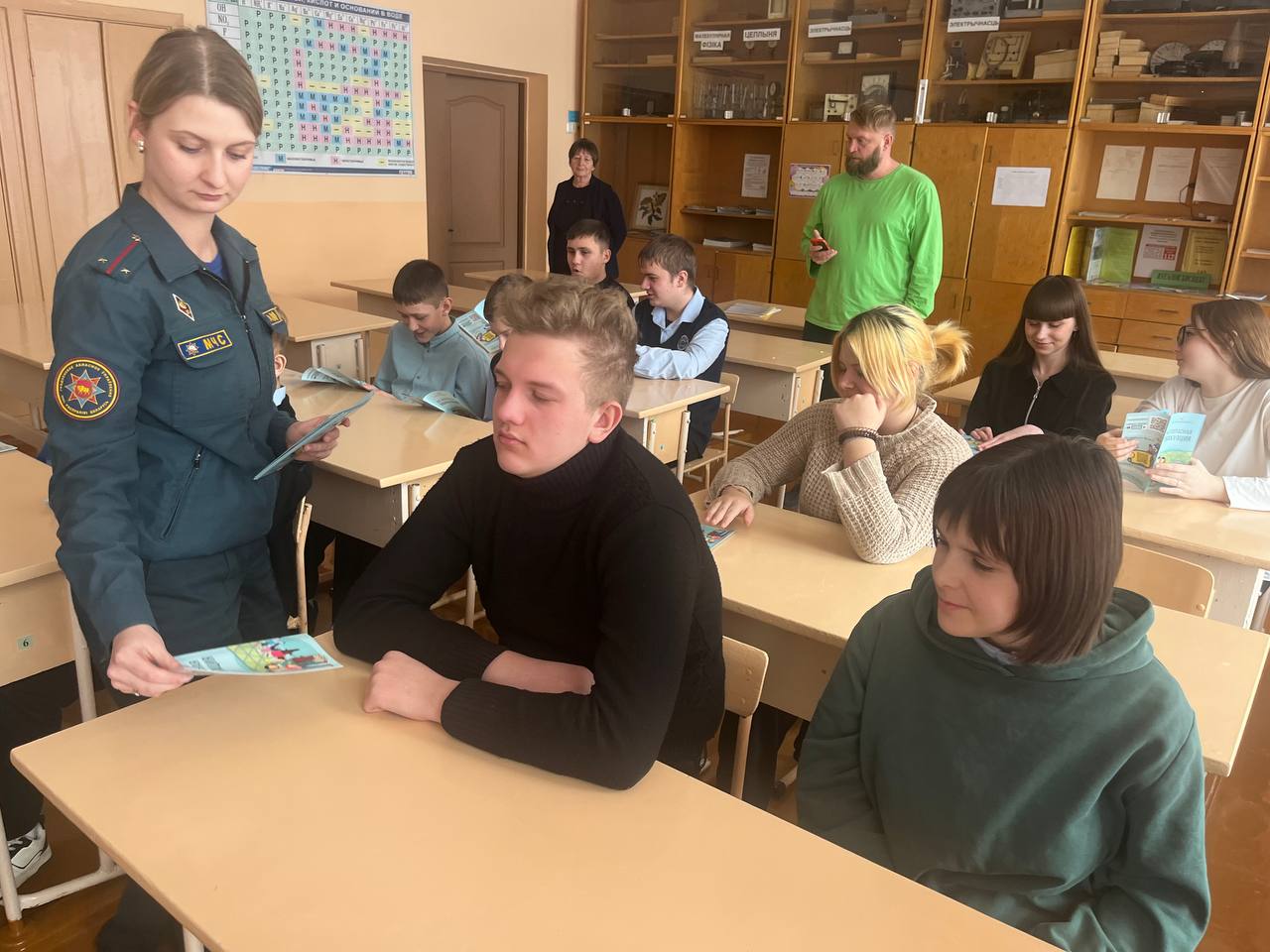 Берестовицкие спасатели провели зимние уроки безопасности для школьников района