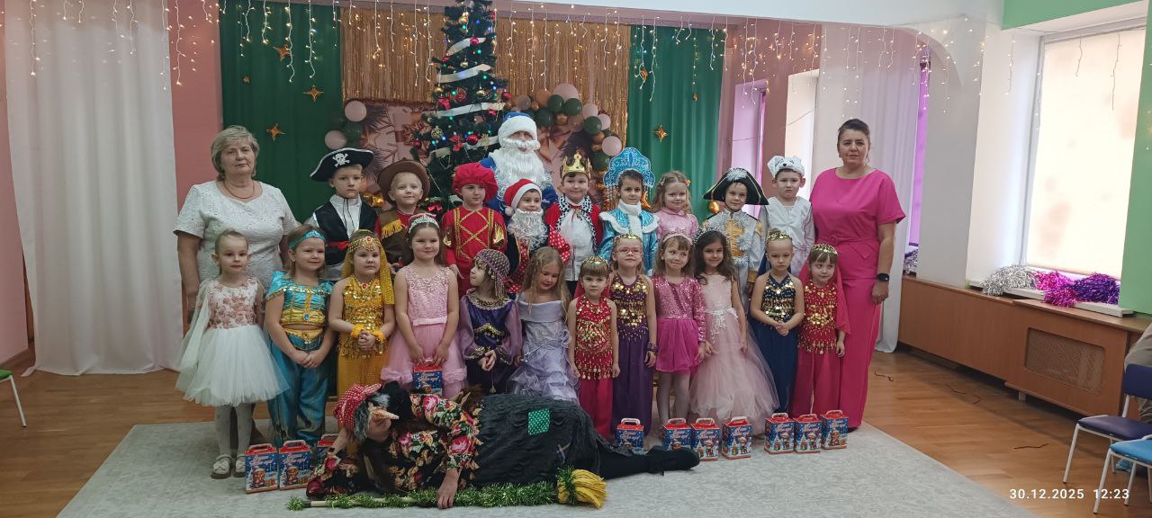 «Сказки гуляют по свету». В Большеберестовицком детском саду прошел новогодний утренник