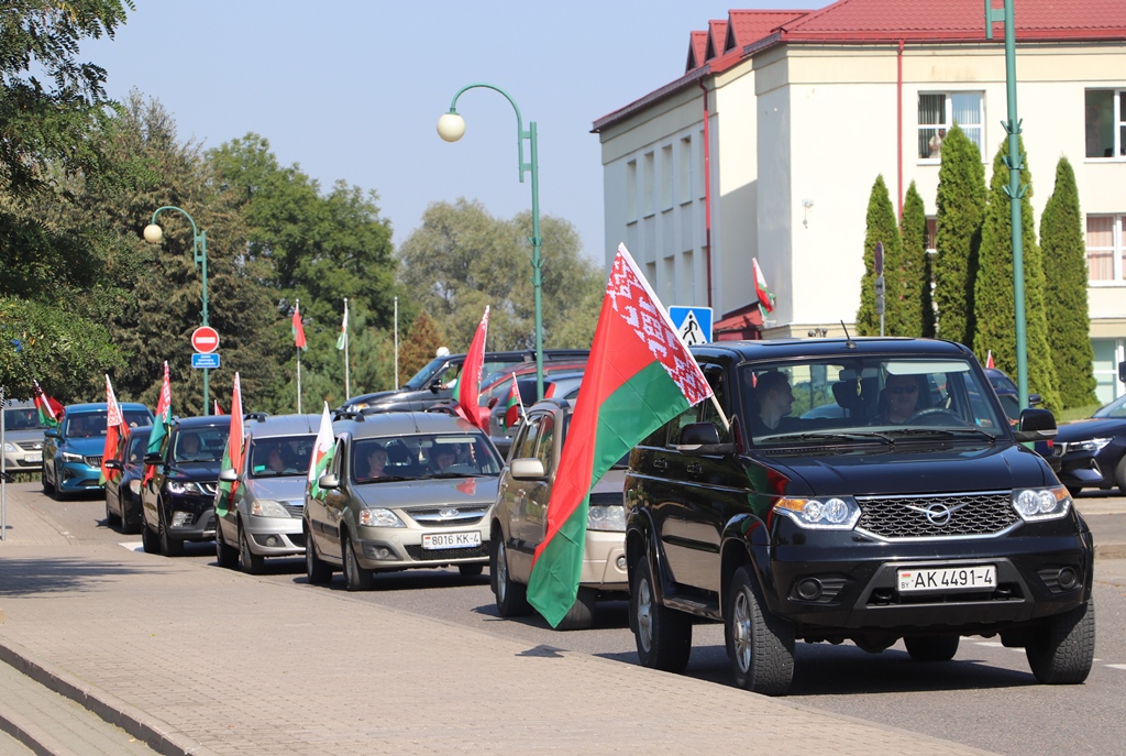 Автопробег «Память народа. Единство поколений» прошел в Берестовицком районе