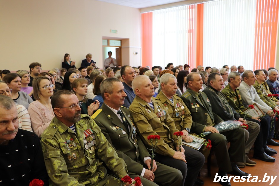 С честью выполнившие долг. На Берестовитчине состоялось торжественное мероприятие, посвященное Дню памяти воинов-интернационалистов