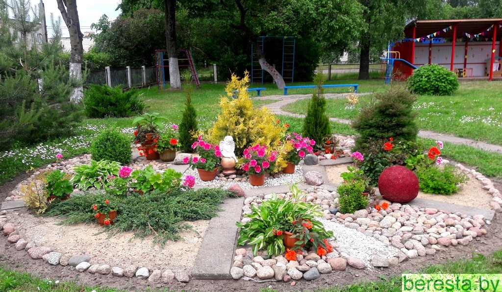 Сад «Четыре сезона» в Большеэйсмонтовском яслях-саду
