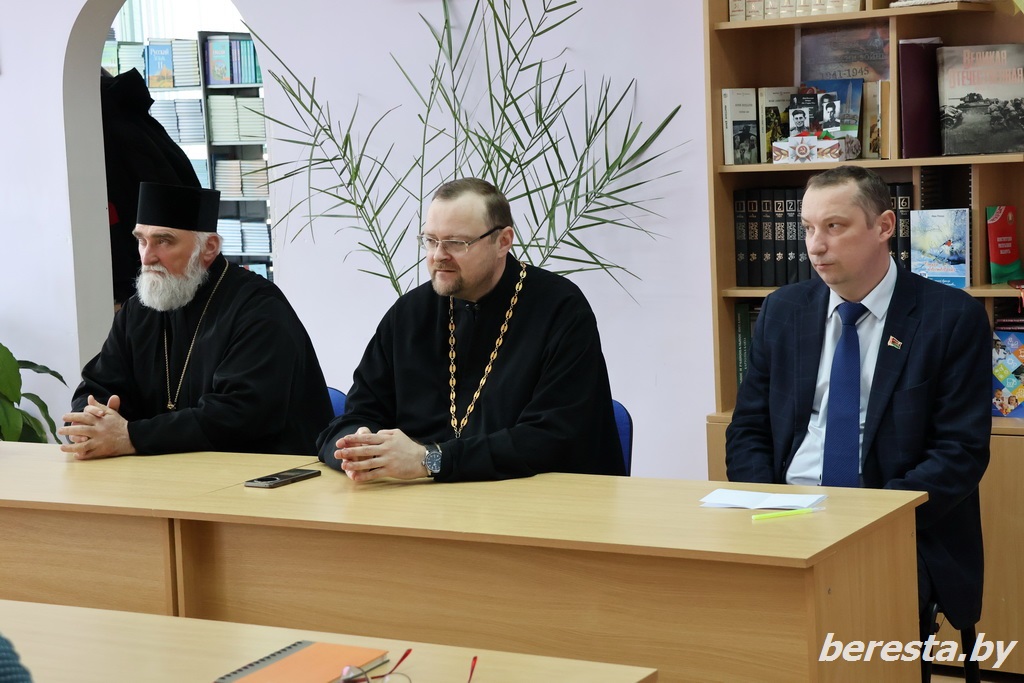 Очередное заседание дискуссионного клуба «Голос молодых» состоялось на Берестовитчине