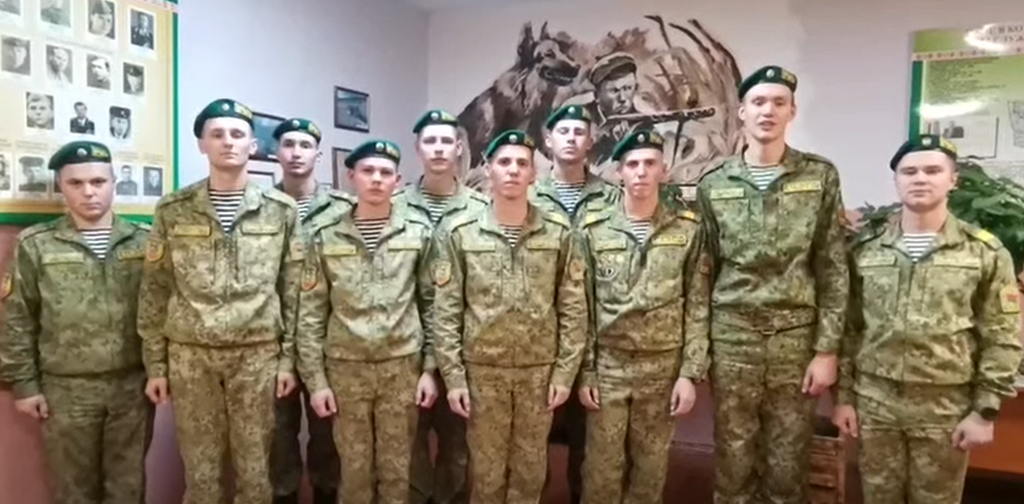 Трогательное видеопоздравление для своих мам записали военнослужащие пограничной заставы "Пограничный"