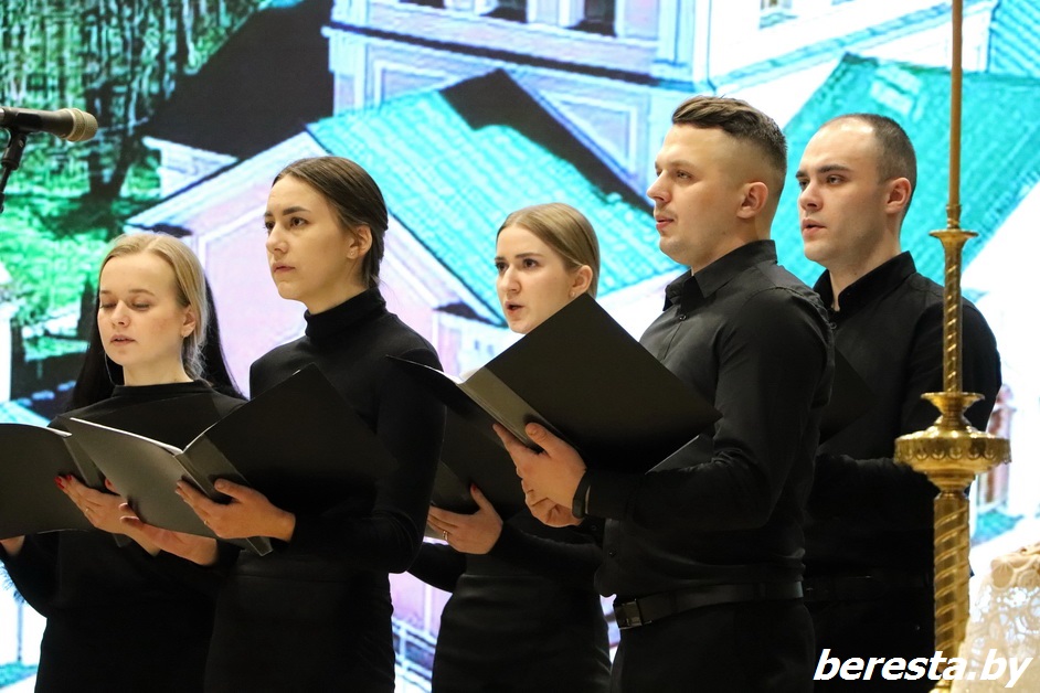 В Большой Берестовице прошли конкурсные выступления в рамках фестиваля православных песнопений «Коложский благовест»