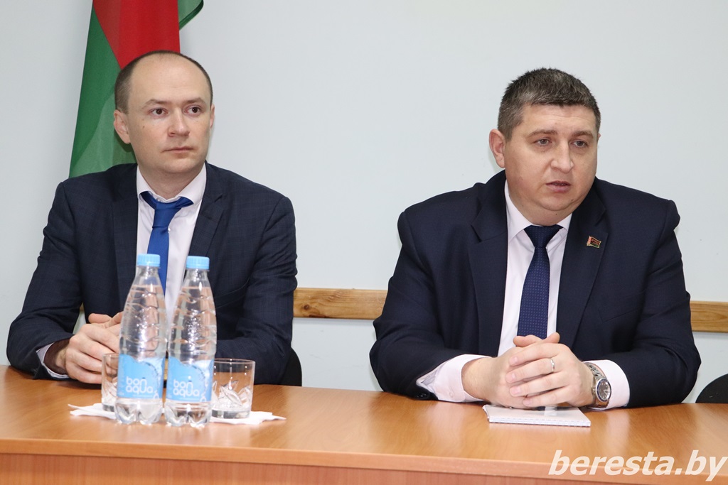 Председатель Берестовицкого райисполкома Дмитрий Кадргулов провел встречу с работниками почтовой и электросвязи