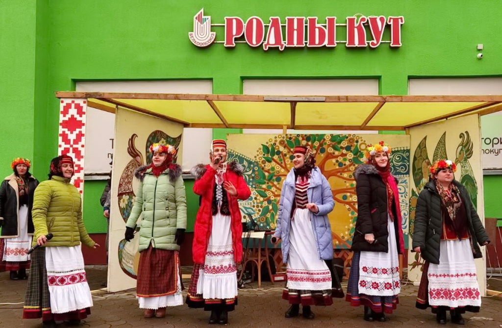 В агрогородках Малая Берестовица и Старый Дворец провожали зиму