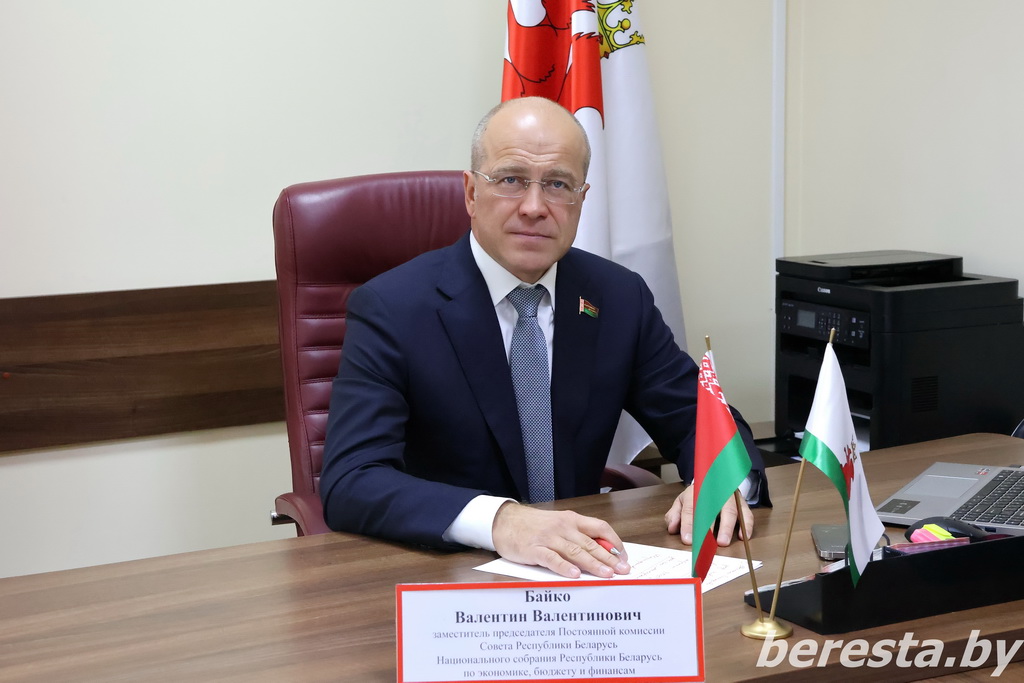 Сенатор Валентин Байко  провел прием граждан в Берестовицком райисполкоме