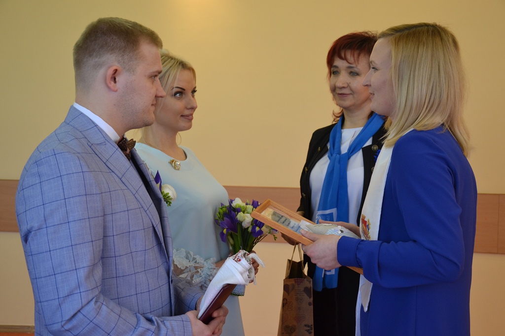 «Все начинается с любви…» В отделе загс Берестовицкого райисполкома провели акцию ко Дню всех влюбленных