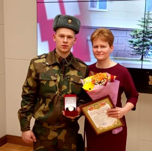 «Горжусь своим сыном!» Жительница Берестовицкого района Людмила Новикова побывала на встрече с министром обороны в Минске