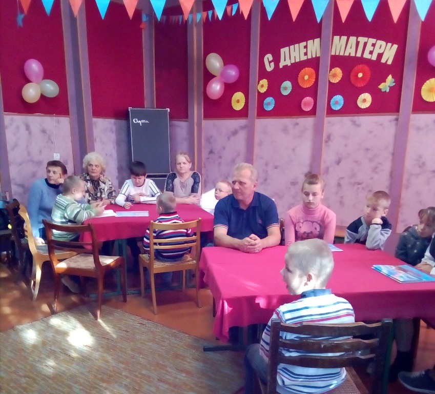 «Мамы добрые глаза». В Берестовице состоялось заседание клуба приемных родителей «Семейный очаг»