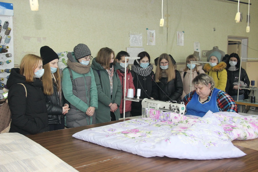 В рамках профориентационной акции «День с предприятием» учащиеся Большеберестовицкой средней школы посетили Берестовицкое унитарное коммунальное предприятие бытового обслуживания населения