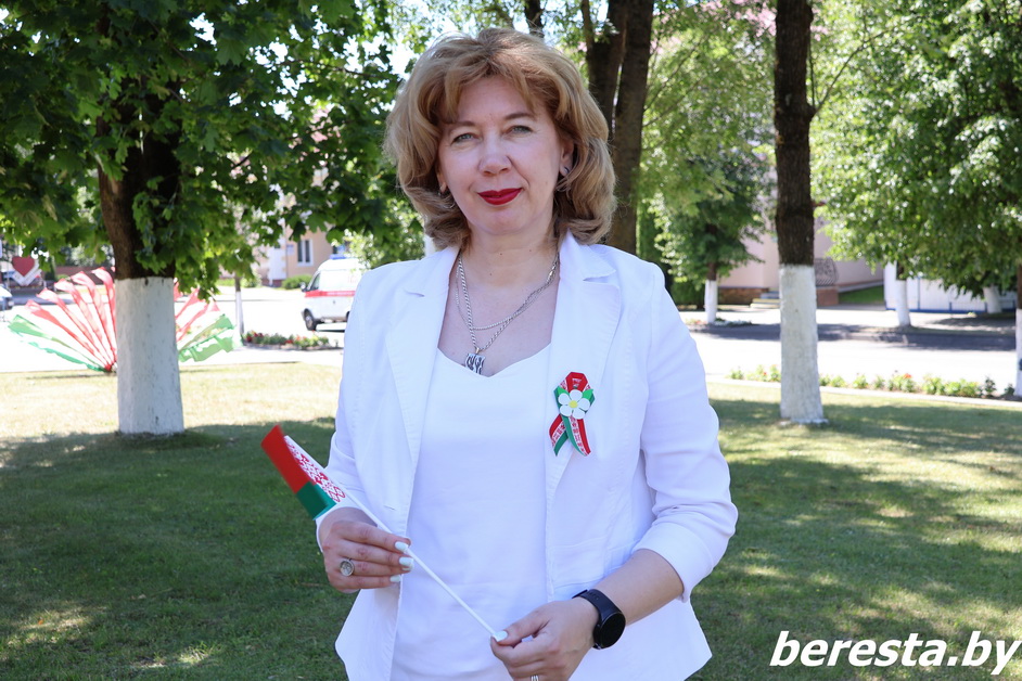 Елена Рыжко, секретарь РО коммунистической партии Беларуси: "Год белорусской женщины - это возможность усилить поддержку материнства, укрепить статус женщины"