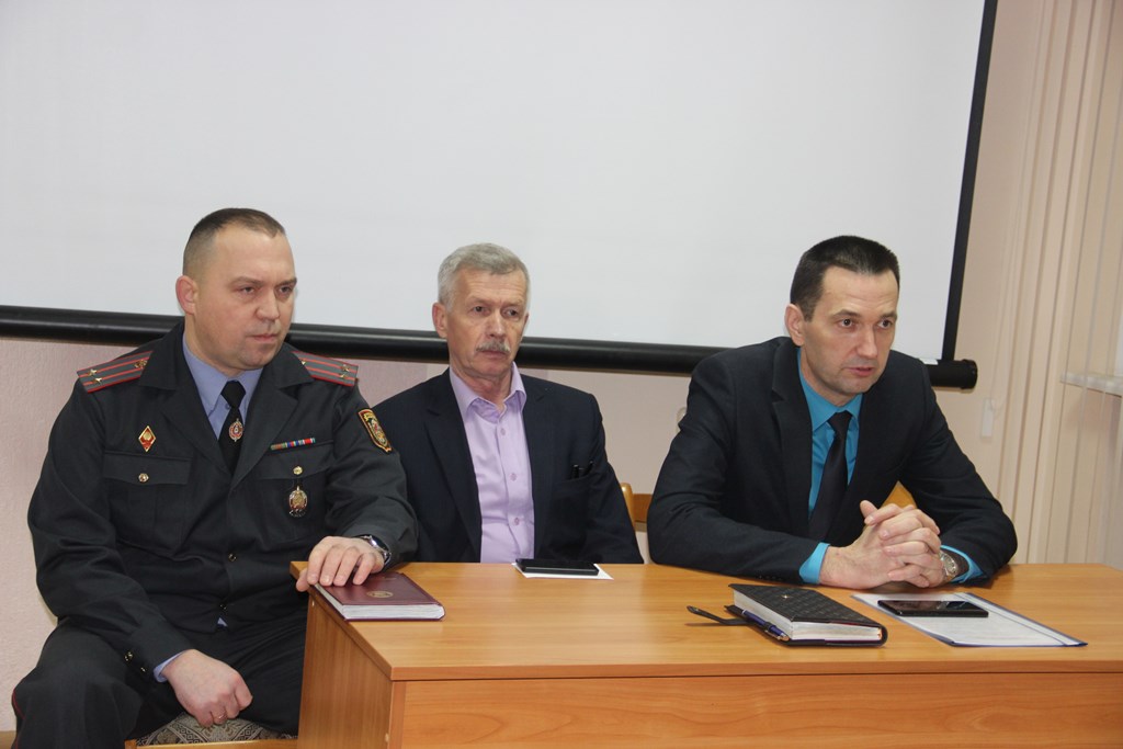 Заместитель начальника УВД Гродненского облисполкома Игорь Генец встретился с коллективом работников Берестовицкого РЭС
