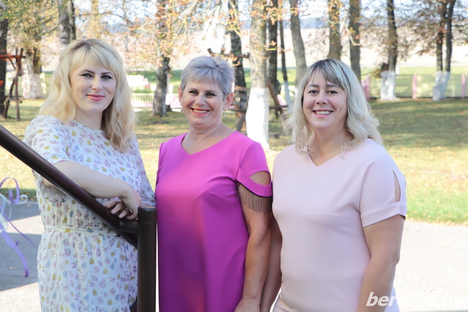 На культурнай ніве. Макараўскія культработнікі дораць аднавяскоўцам добры настрой