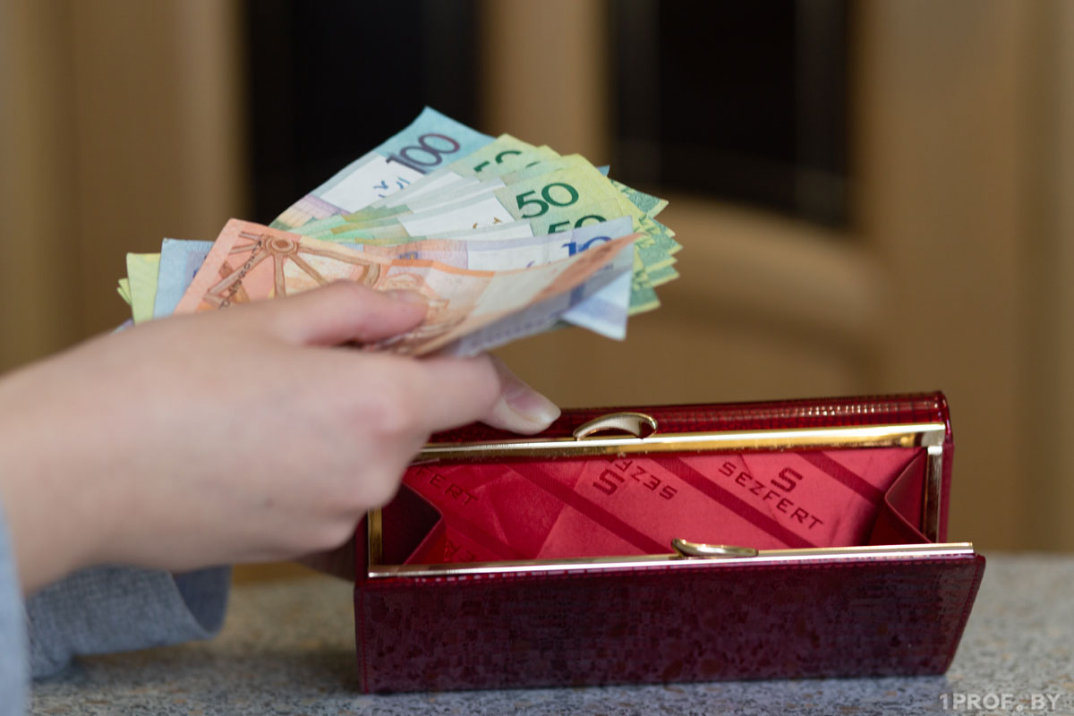 В 2025 году пенсия в Беларуси вырастет на 14%, а зарплаты бюджетников - на 15%