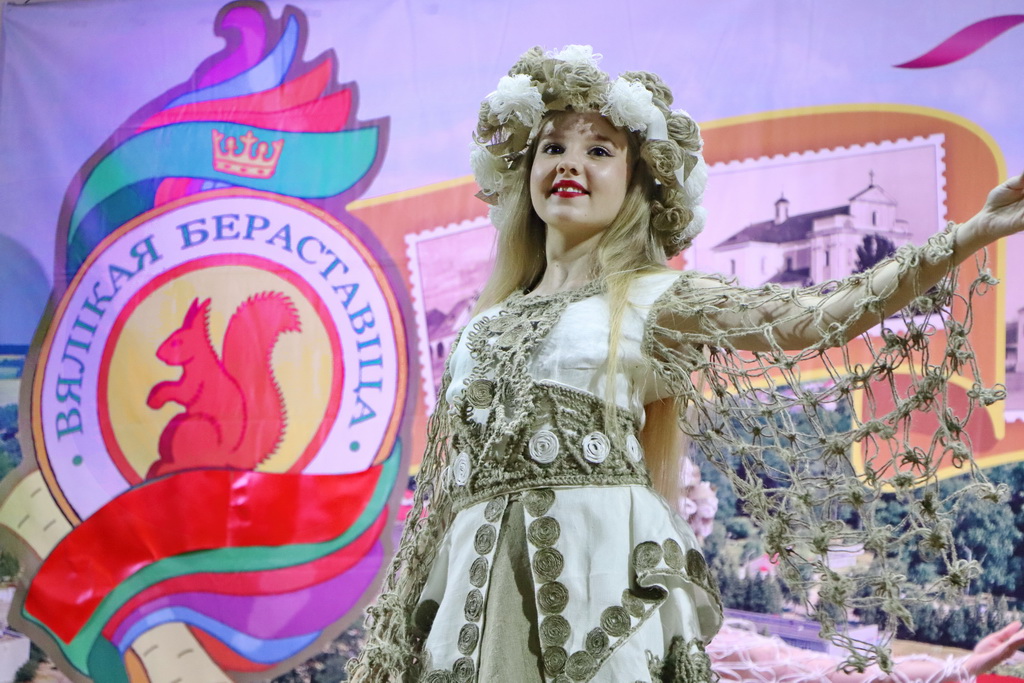 Дзень народнага адзінства на Бераставіччыне адзначылі святочным канцэртам “Моц Радзімы – у адзінстве народа!”