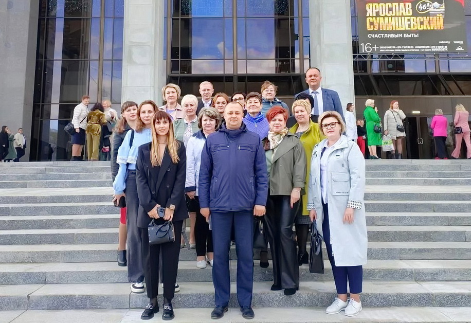 <strong>Фотофакт. Делегация Берестовицкого района приняла участие в гала-концерте коллективов и исполнителей художественного творчества Гродненской области "Принеманье: земля и люди"</strong>