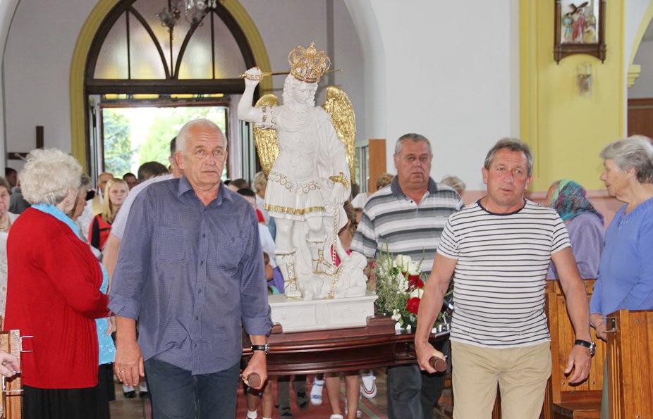 У Бераставіцы праходзіць перэгрынацыя фігуры Святога Арханёла Міхала