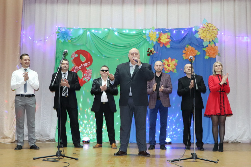 На Берестовитчине проходят концертные программы, посвященные Дню женщин
