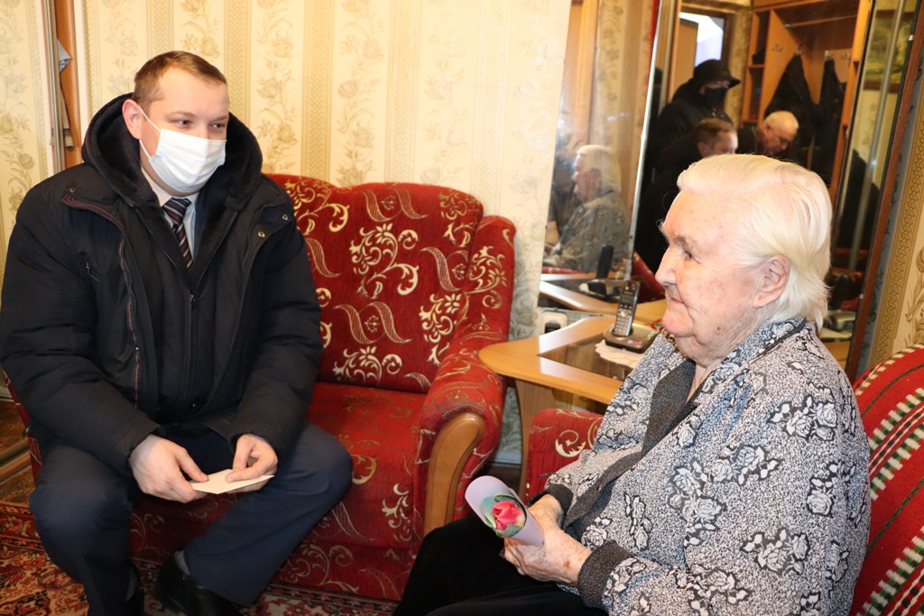 Павіншавалі жанчын-ветэранаў