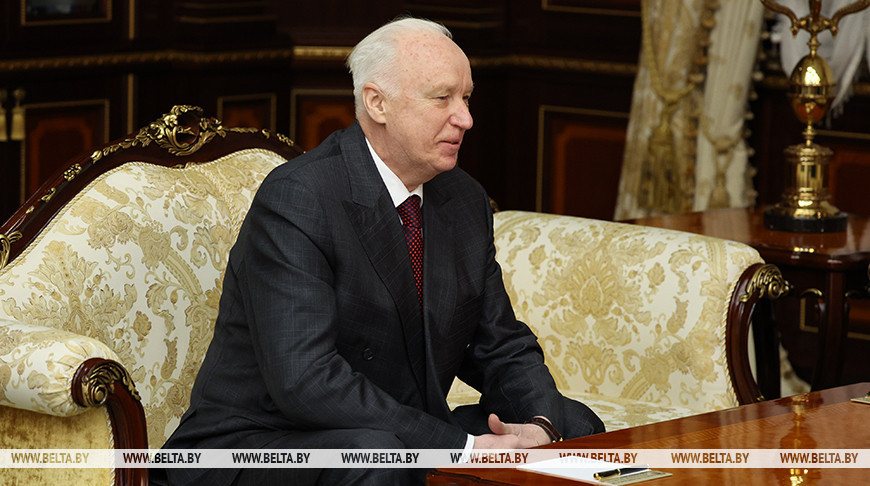 Бастрыкин вручил Лукашенко медаль "За верность служебному долгу"