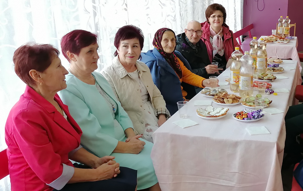 «Посеребрила виски седина». В агрогородке Олекшицы прошла праздничная программа, посвященная Дню пожилых людей