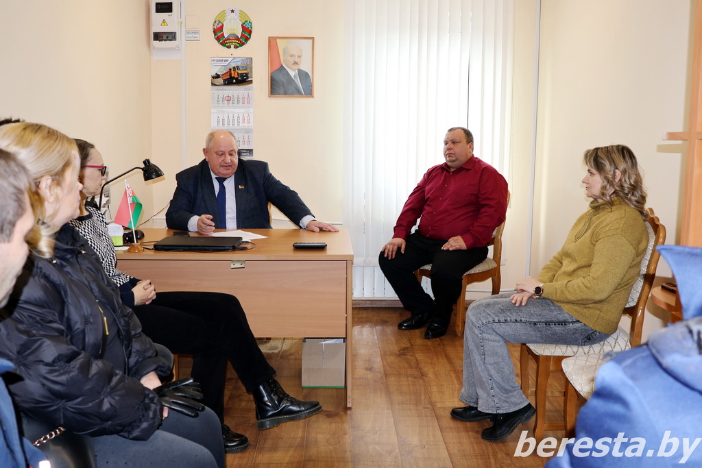 В Берестовицком районе продолжаются встречи представителей районной власти с трудовыми коллективами на тему предстоящих выборов