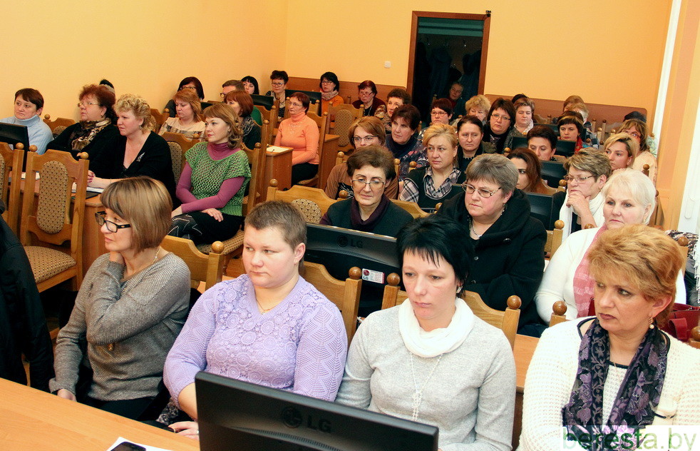 В Берестовицком районе прошел обучающий семинар по вопросам санитарно-эпидемиологических требований при обращении с продуктами
