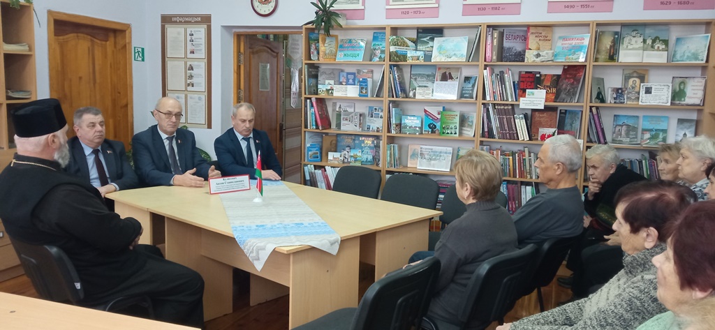 У Пагранічнай сельскай бібліятэцы адбыўся актуальны дыялог “Зрабі свой выбар”