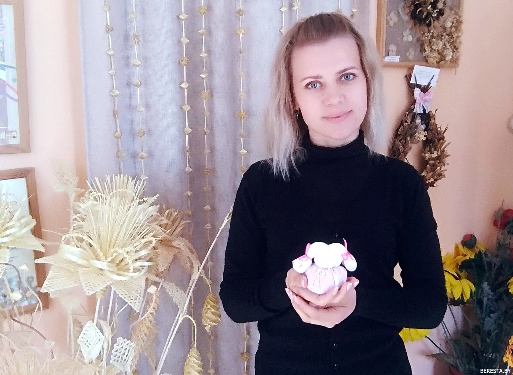 #творим дома с Анастасией Касьян. Кукла-оберег ко Дню семьи  – своими руками