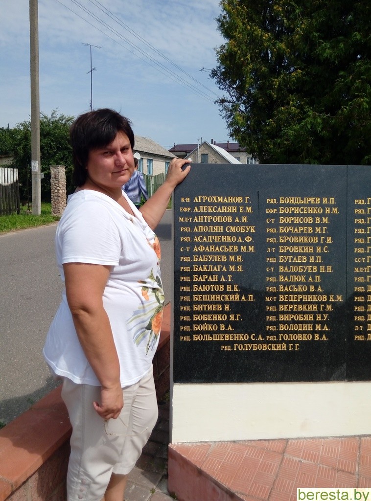 Украинцы нашли  в Берестовице  могилу дедушки спустя 73 года
