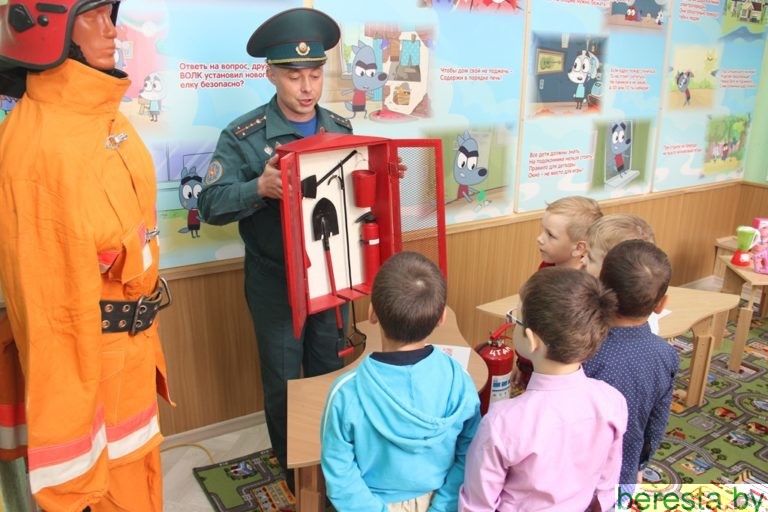 In Bolshaya Berestovitsa was opened a training and playing room for security entitled “Visiting the magic book”