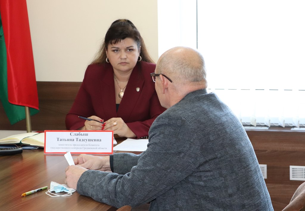 В Большой Берестовице провела личный прием граждан заместитель председателя Комитета государственного контроля Гродненской области Татьяна Слабыш