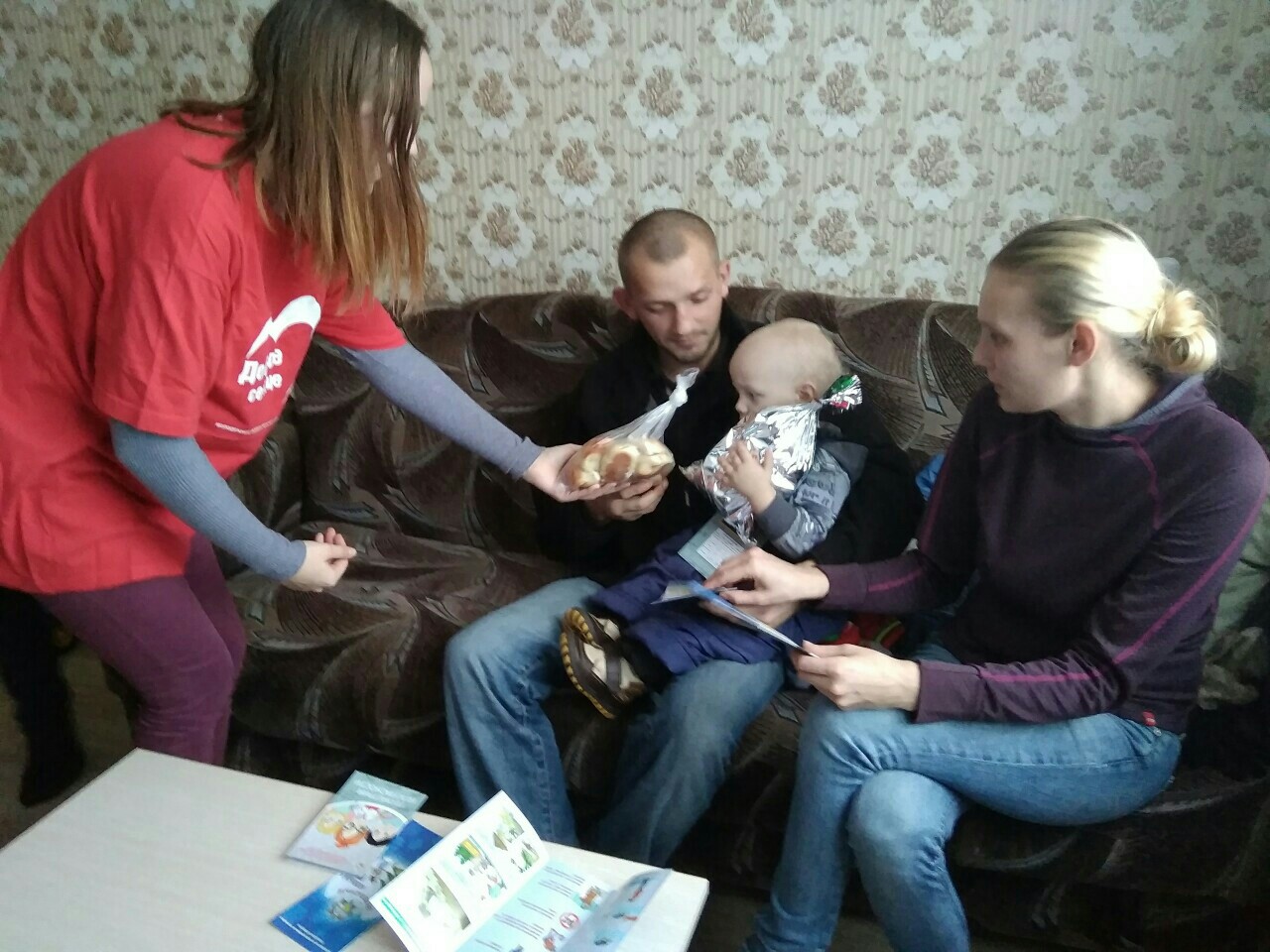 В гости с приятными сюрпризами наведались волонтеры Берестовицкого лицея