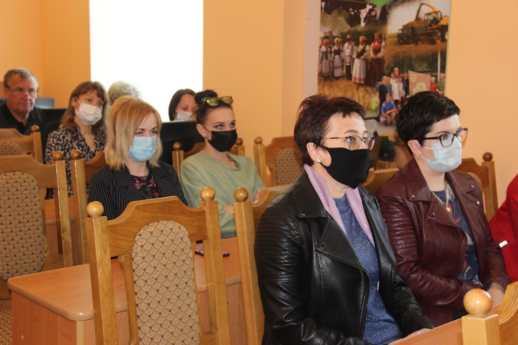 Врач общей практики Берестовицкой ЦРБ Людмила Боярчук встретилась с представителями трудовых коллективов