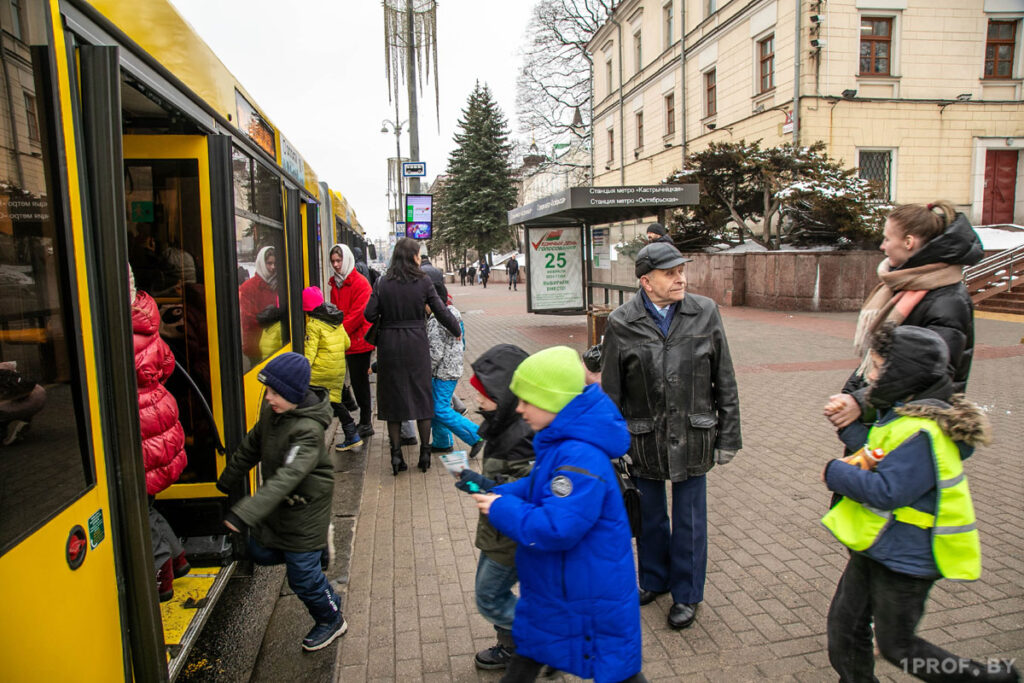 В Минске выдали почти 255 тыс. карт для льготного проезда в метро и наземном транспорте