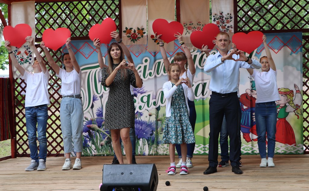 Спаборніцтвы маладых сямей, канцэрты, забавы і мора эмоцый. На Бераставіччыне прайшла “Пархімаўская весялуха - 2022”