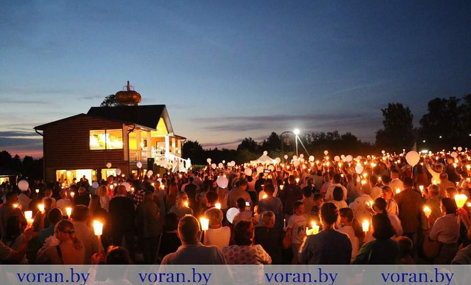 Санктуарый у Тракелях з'яднаў беларусаў у шчырай малітве да Маці Божай