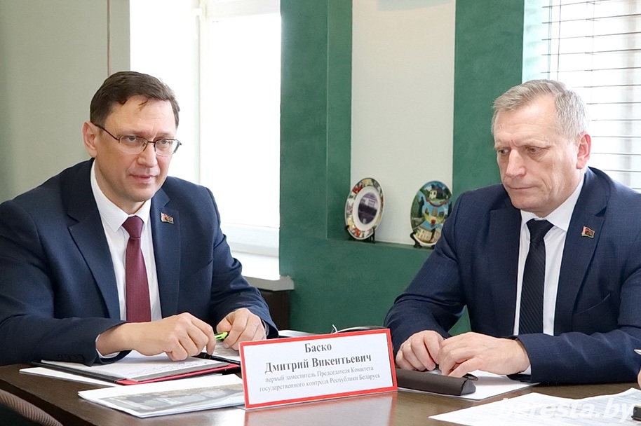 Первый заместитель Председателя Комитета государственного контроля Республики Беларусь Дмитрий Баско провел прием граждан и прямую телефонную линию в Большой Берестовице
