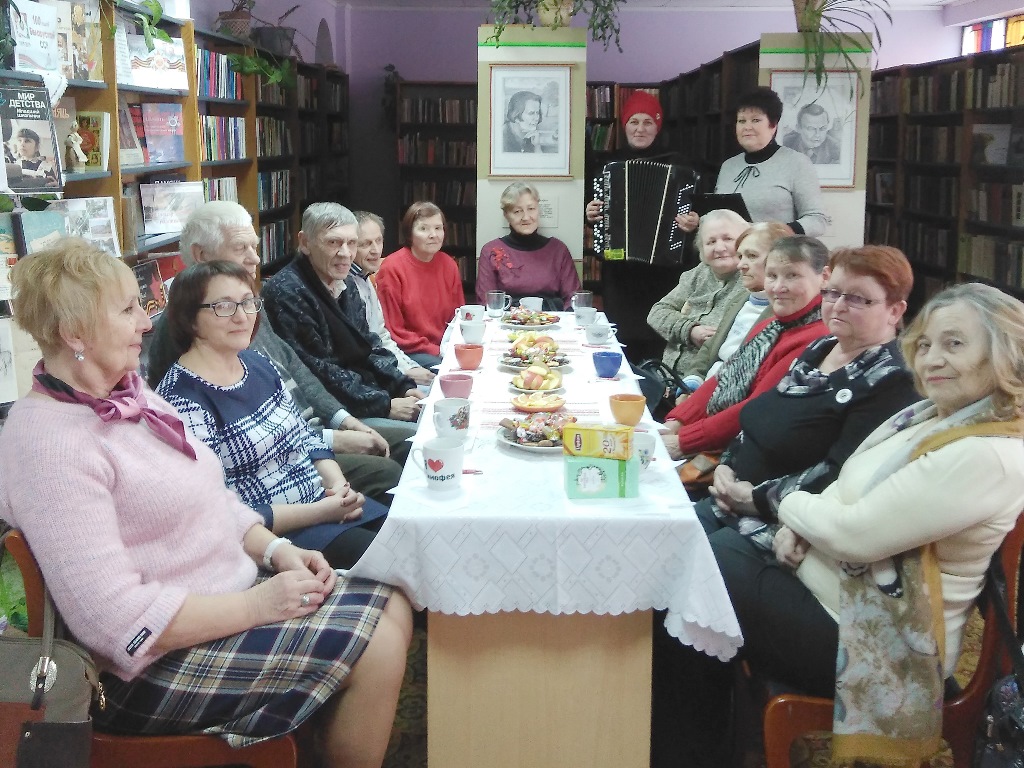 «Дни нашей молодости»: в Олекшицкой сельской библиотеке прошел вечер воспоминаний
