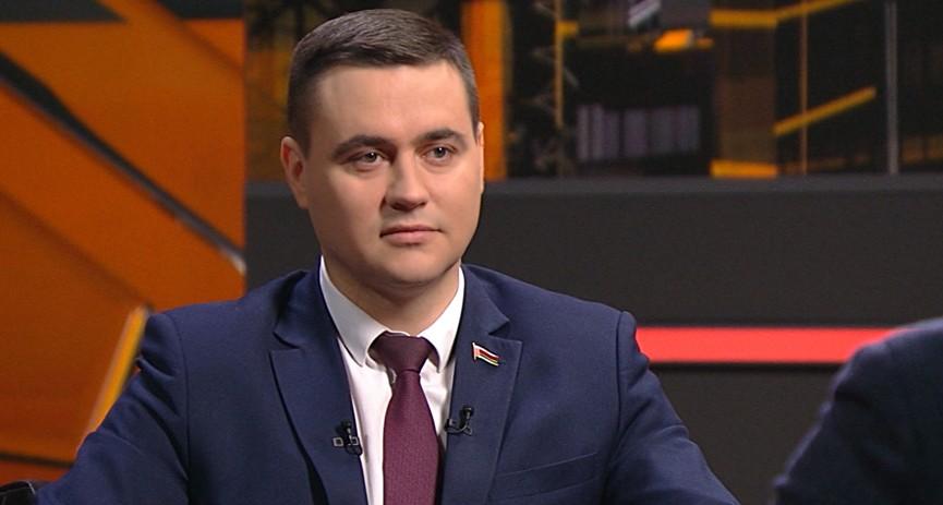 «Основа всего – учитель»: министр образования Андрей Иванец рассказал о 10 золотых правилах педагога и необходимости поднимать статус учителя в обществе