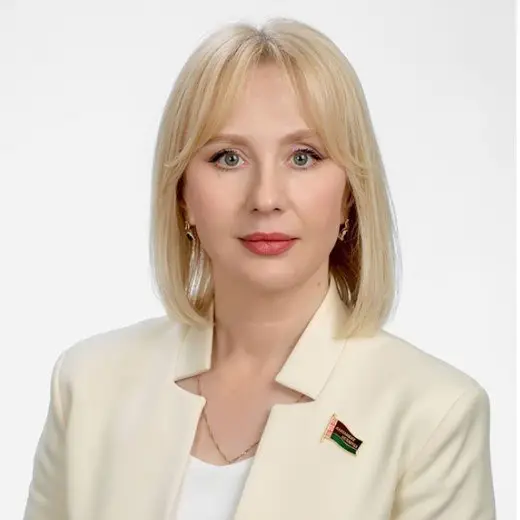 Мнение члена Совета Республики Елены Стальбовской: государственная забота о материнстве и отцовстве в Республике Беларусь