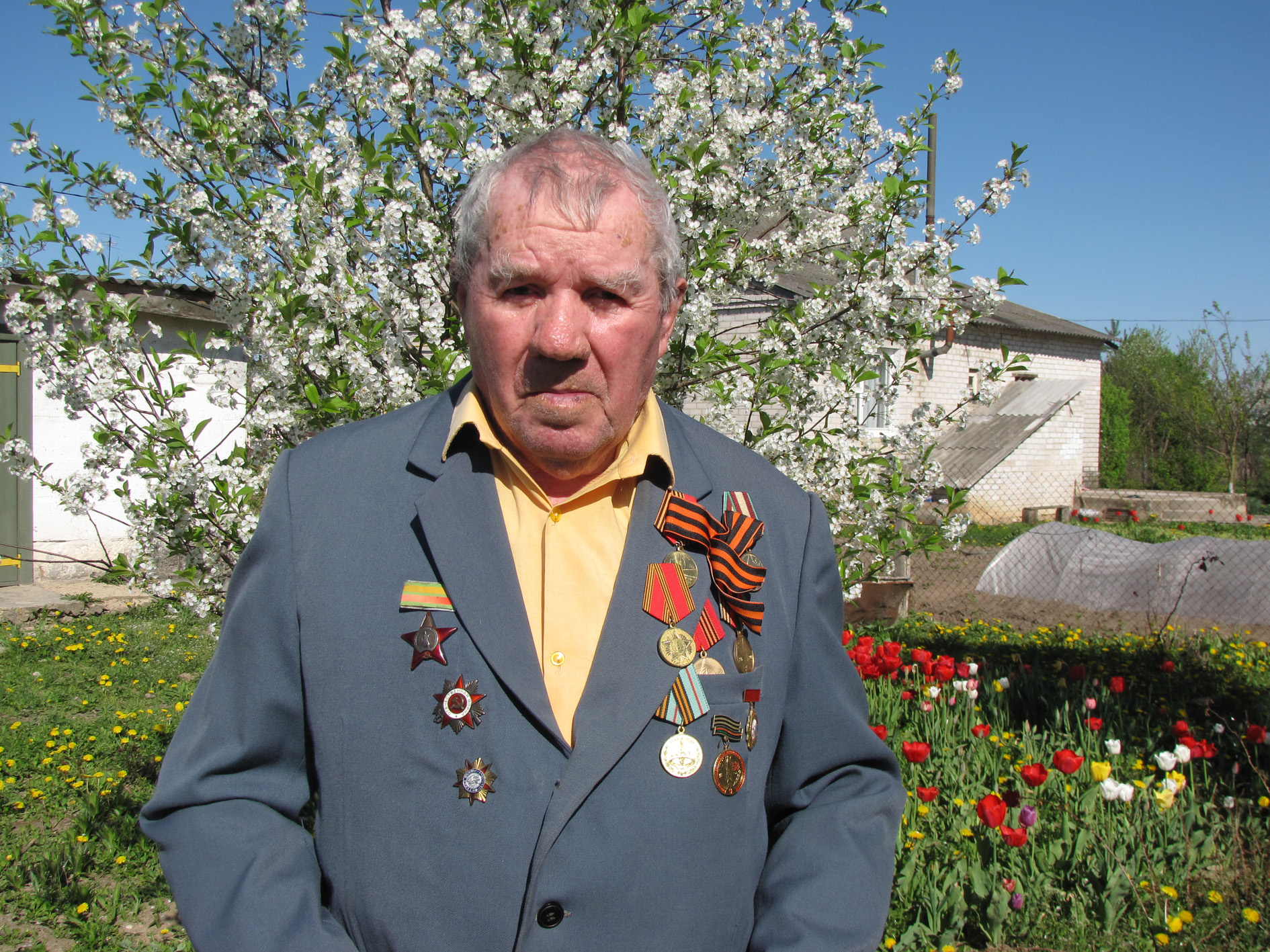 Наш мірны квітнеючы май