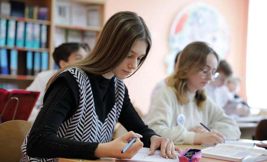 Старшеклассники смогут освоить азы медицинской профессии. В Беларуси утверждена программа нового факультатива
