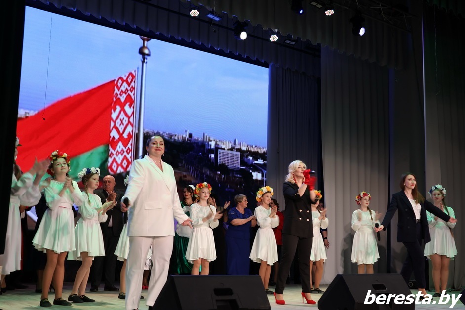В преддверии Дня защитников Отечества в Большой Берестовице состоялся традиционный праздничный концерт