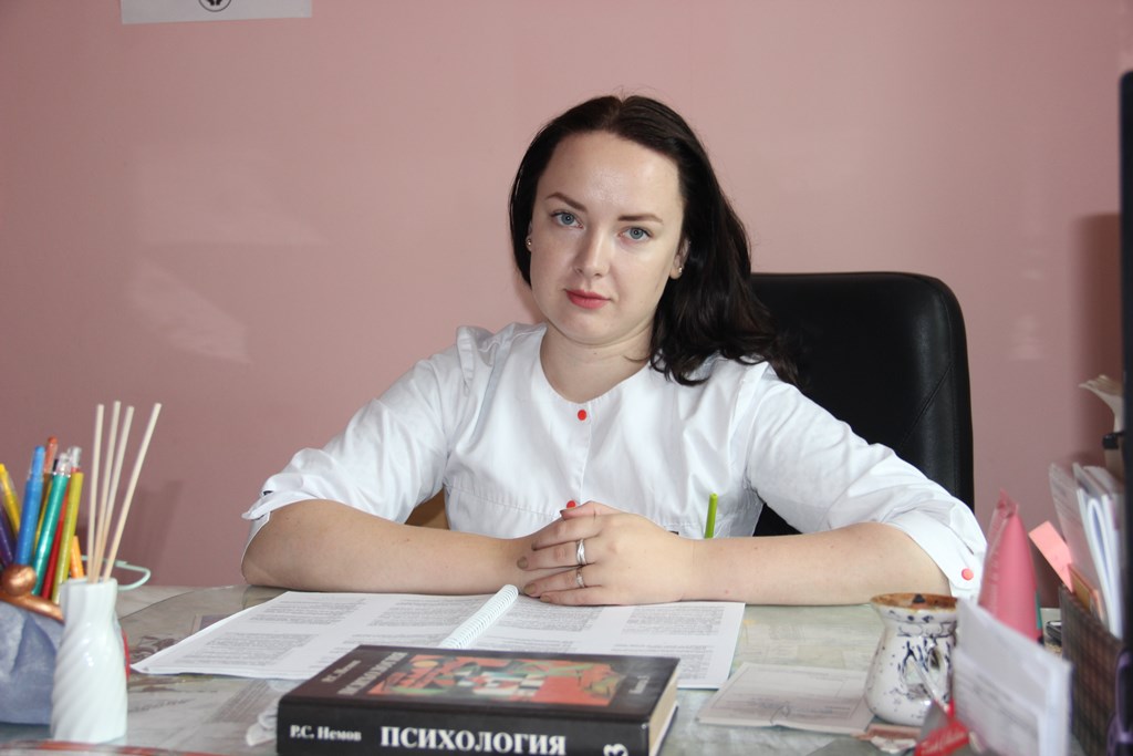 О проблемах подросткового суицида рассуждает врач-психотерапевт Берестовицкой ЦРБ Екатерина Климович