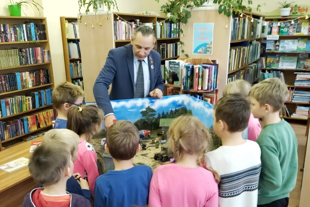 Конкурс чытальнікаў і прэзентацыя інсталяцыі. Малабераставіцкія школьнікі прынялі ўдзел у мерапрыемстве, прысвечаным 80-годдзю вызвалення Беларусі ад нямецка-фашысцкіх захопнікаў
