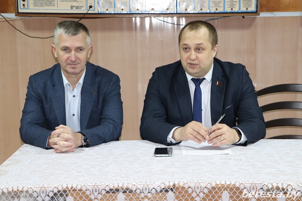 Первый заместитель председателя райисполкома Александр Курило провел встречу с тружениками КСУП «Пограничный-Агро»