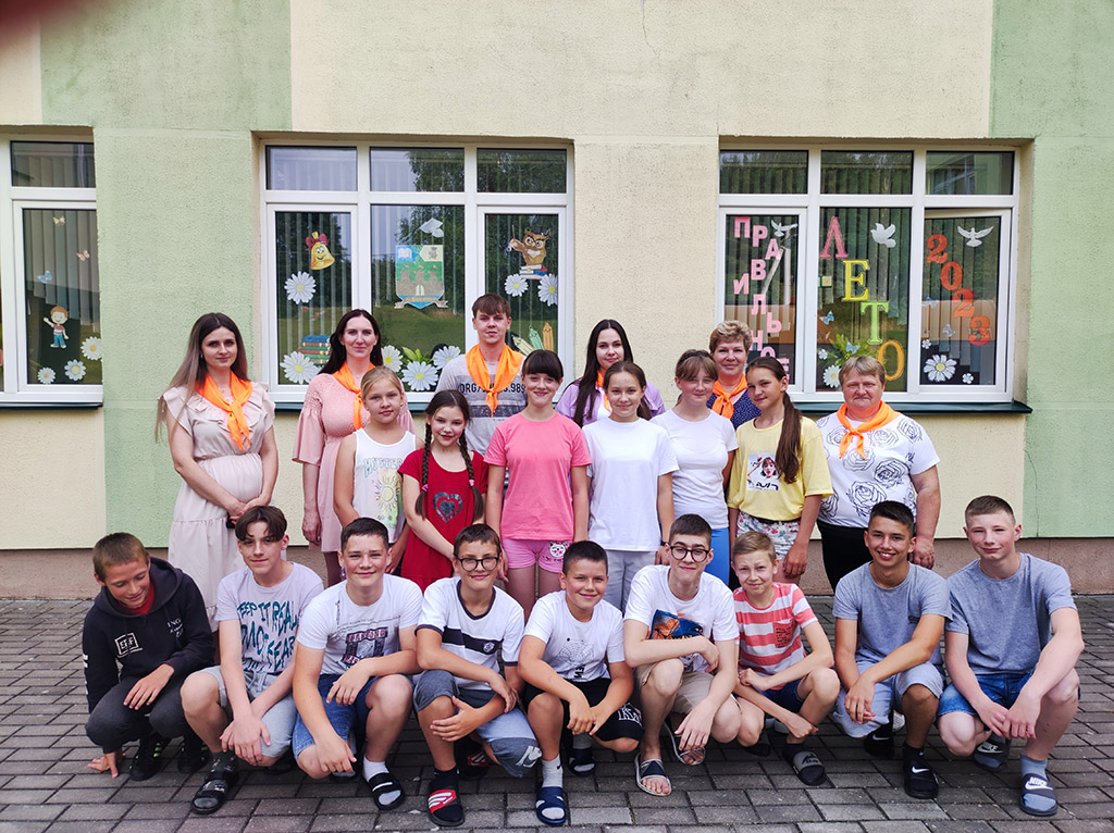 <strong>Во славу Отечества: равнение на подвиг. Макаровские школьники</strong> <strong>приняли участие в военно-патриотической игре</strong>