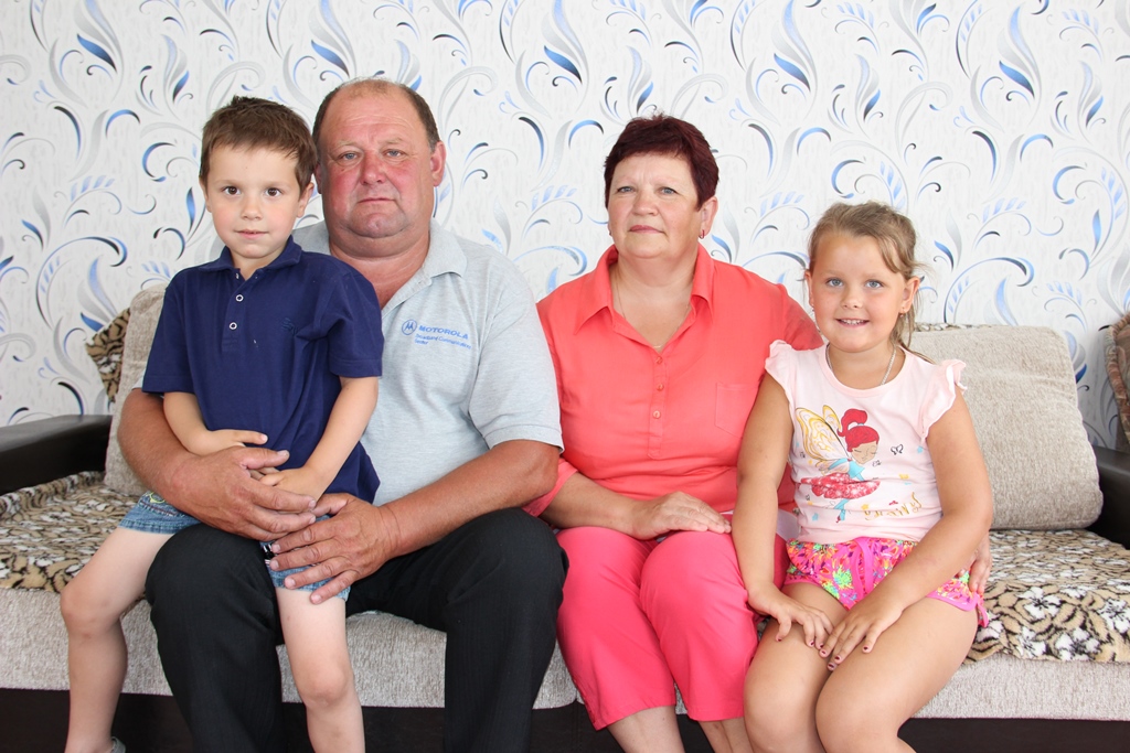 Родная земля дает им силу